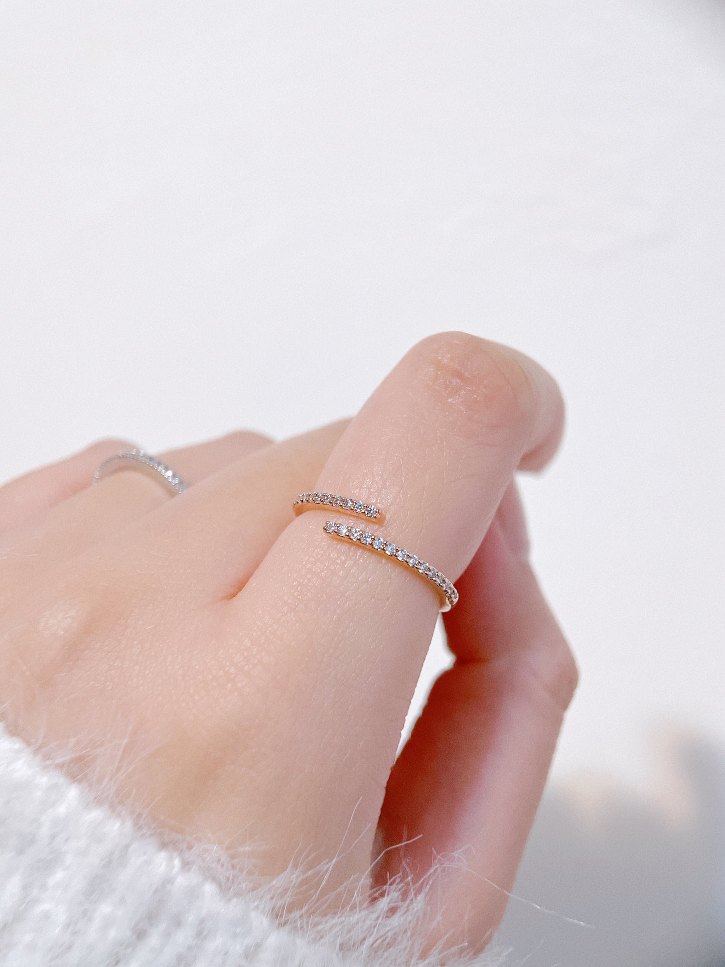 RB002 Elegant Ring